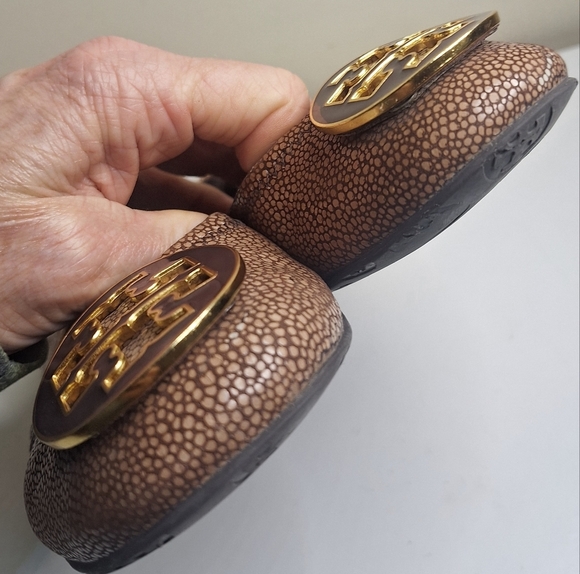 TORY BURCH Reva coconut brown stingray logo detail ballet flats SZ 7 - Picture 6 of 7